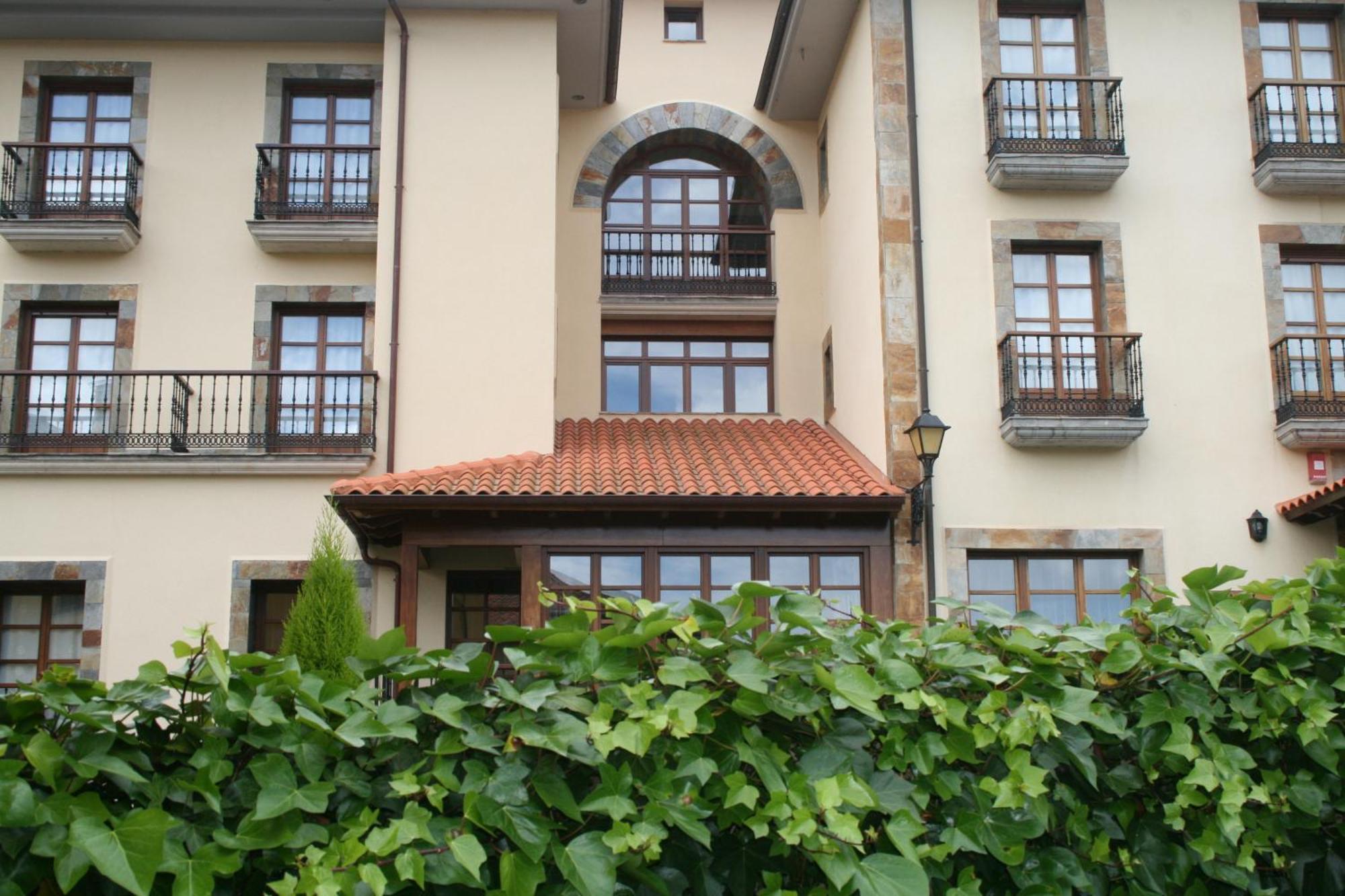 Hotel Valle Las Luinas Soto de Luina Ngoại thất bức ảnh