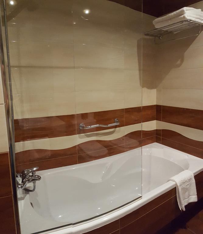 Hotel Valle Las Luinas Soto de Luina Ngoại thất bức ảnh