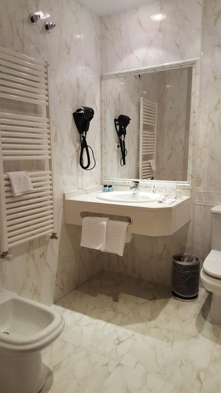 Hotel Valle Las Luinas Soto de Luina Ngoại thất bức ảnh
